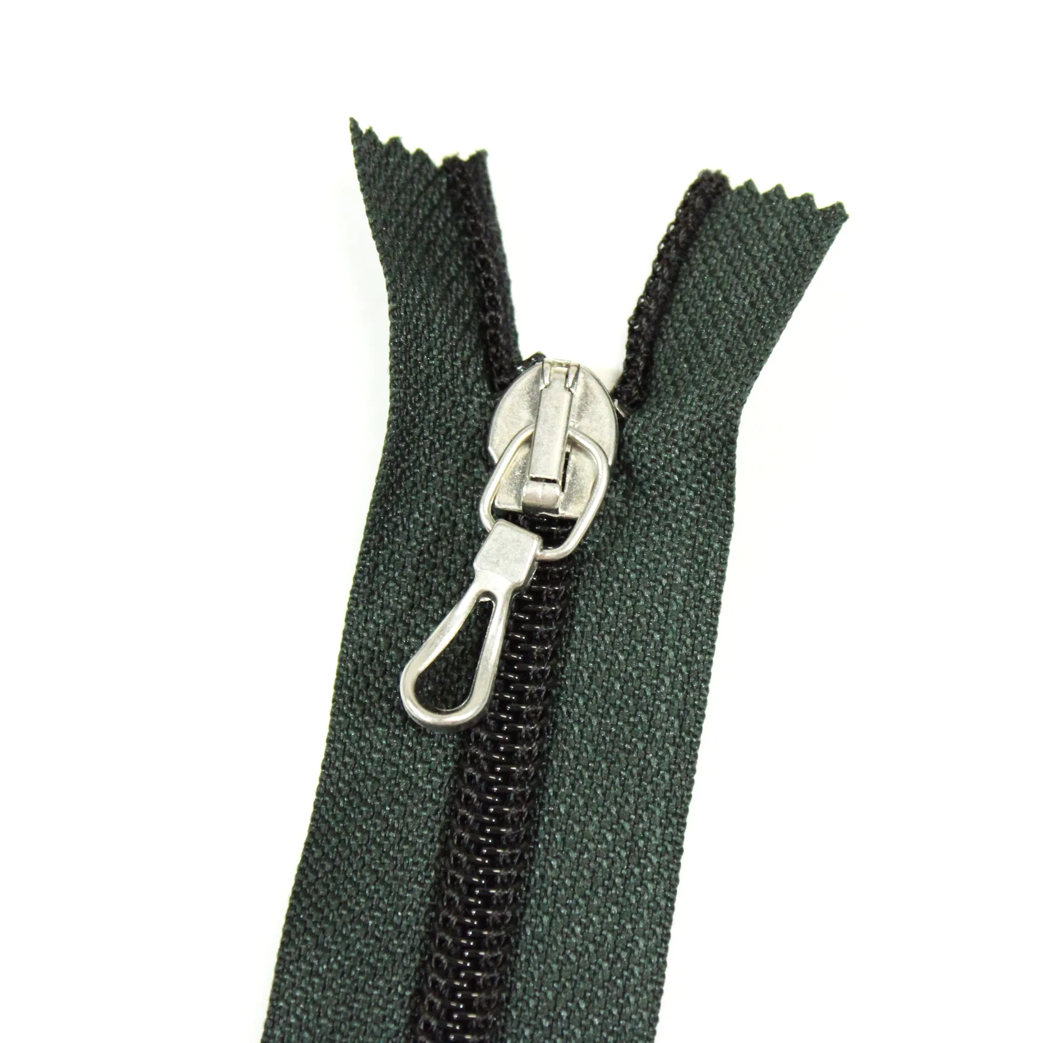 6" METAL PULL NYLON ZIPPERS (2 COLORS)