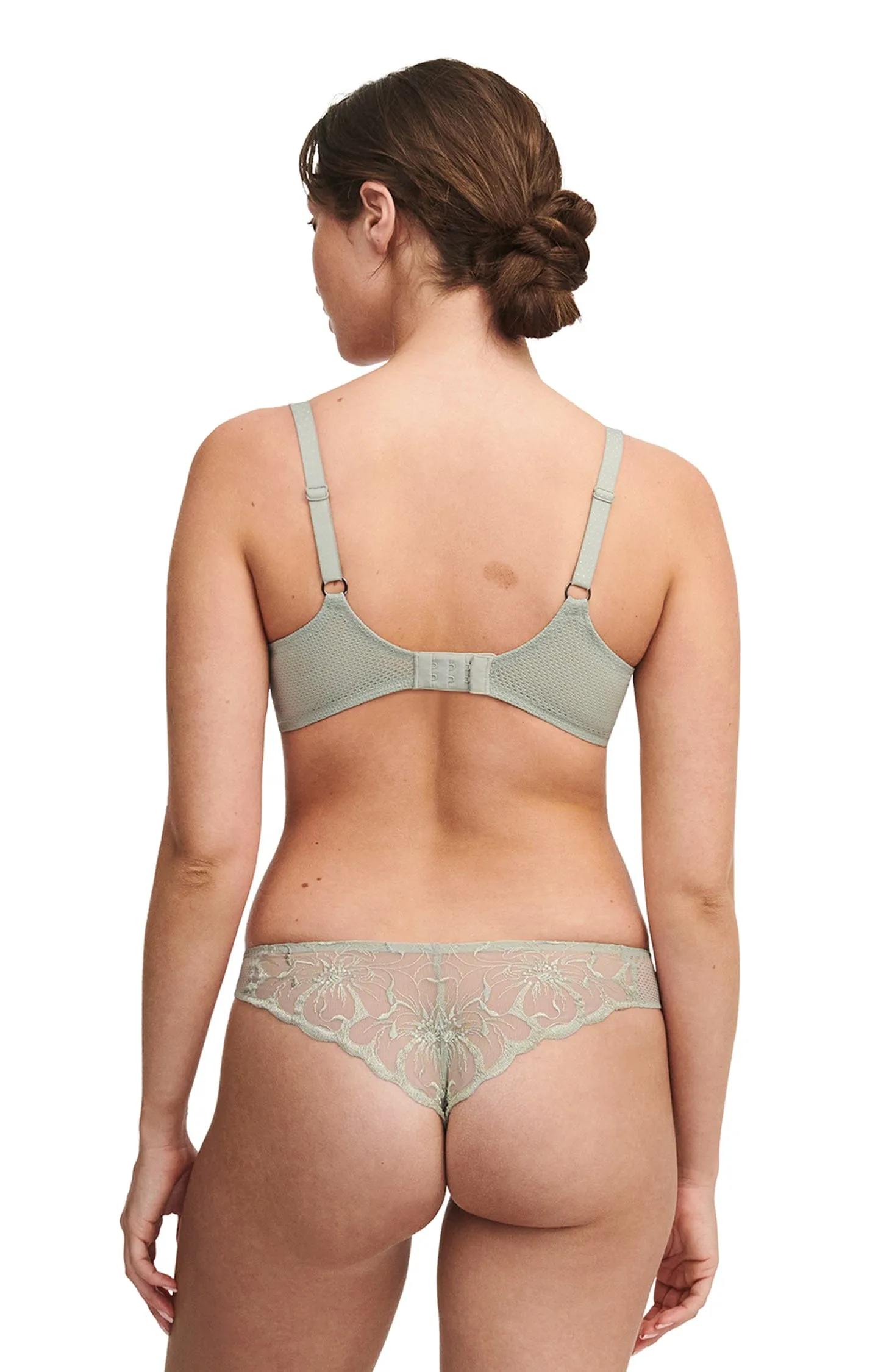 Fleurs Covering Underwire Bra and Tanga Set