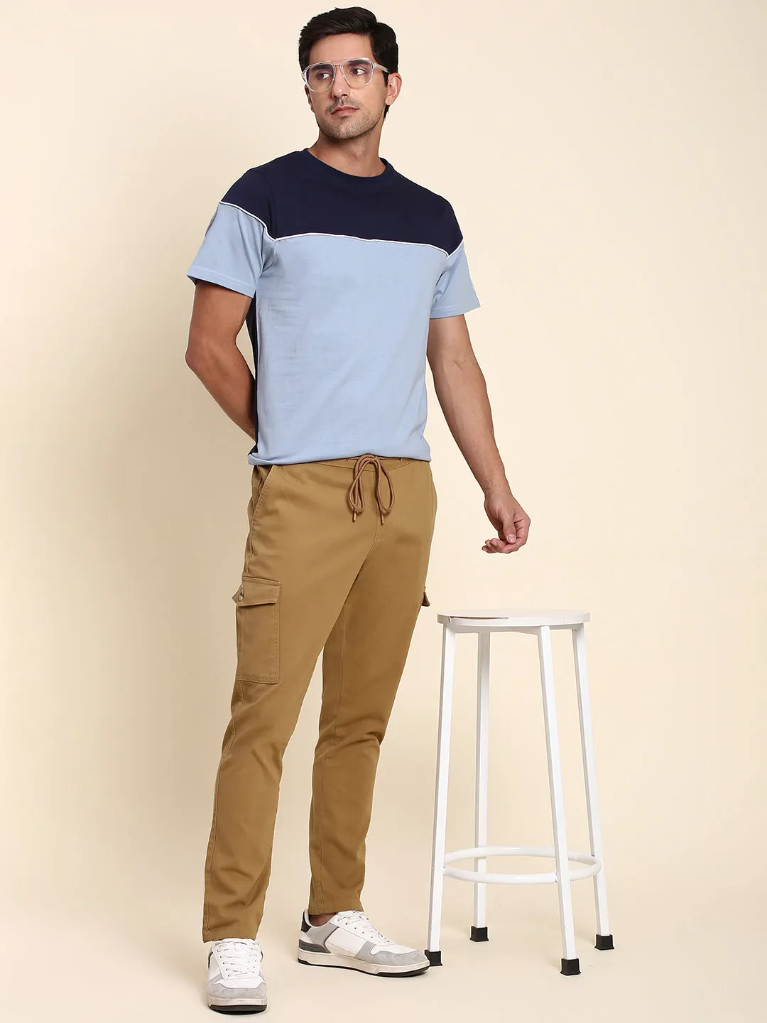 Men's Khaki Cargo Comfortable Bottomwear With Smart Casual Look