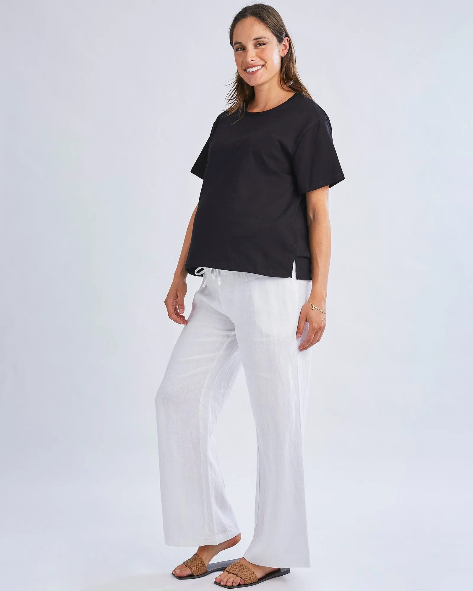 Versatile and Comfortable Maternity Cotton Tee in Black